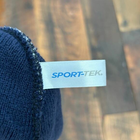 Tennessee Titans Beanie with Logo & Pom Pom NWOT - Picture 5 of 6